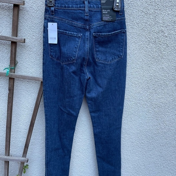 J Brand 1212 Runway high-rise Slim Jeans in Experience Destruct New With Tags! - Picture 6 of 11